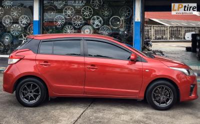 TOYOTA YARIS + ล้อแม็ก CE28 ขอบ 15 สีเทา + ยางรถยนต์ HANKOOK 195/55-15