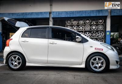 TOYOTA YARIS + ล้อแม็กลาย TE37 MF6021 ขอบ 15นิ้ว สีSILVER + ยางรถยนต์ DUNLOP LM704 195/55-15