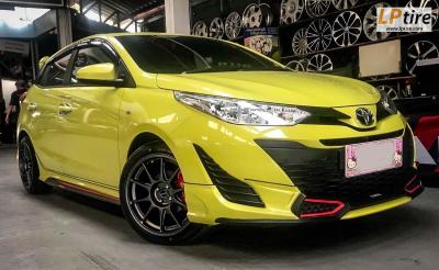 TOYOTA YARIS + ล้อแม็ก D-SPEED DS-033 17x8 ET35 4x100 เทา + ยางรถยนต์ DEESTONE R702 205/45-17