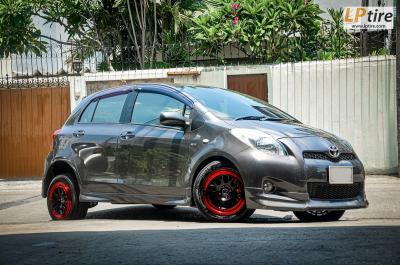 TOYOTA YARIS + ล้อแม็ก OASIS YAKUZA ขอบ 15นิ้ว สีดำขอบแดง + น็อตล้อ RAYS สีแดง