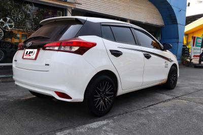 TOYOTA ALTIS จัดแม็ก LENSO SPIRIT AKIRA 15x7 ET35 4x100 ดำหน้าเงา  พร้อมยางยนต์ DUNLOP LM704 195/55-15 ปี20 