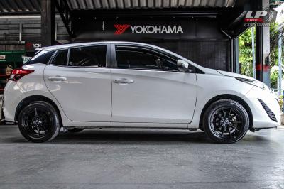 รถ -TOYOTA YARIS ล้อแม็ก - ENKEI DRACO ดำด้าน สเปค - 15x6.5 ET38 4x100 รัดยาง - YOKOHAMA ES32 เบอร์ - 195/55-15