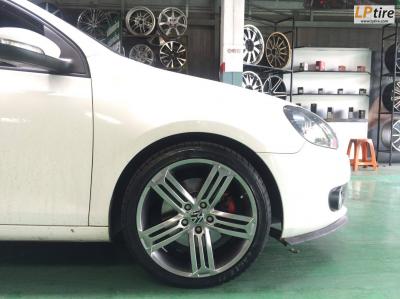 volkswagen passat เปลี่ยนล้อแม๋ก SSW RP24 SCIROCCOR 18x8 ET45 สีHiper Black พร้อมยางGOODYEAR 225/40-18 เท่ หรู อลังการงานสร้างจร้า....